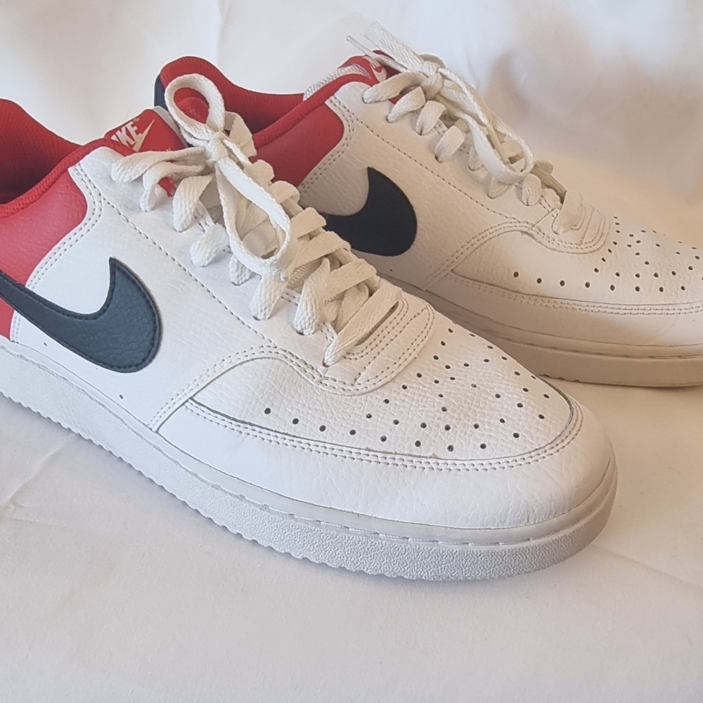 Nike White and Red Sneakers